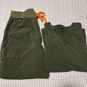 Figs scrubs set joggers + front pockets